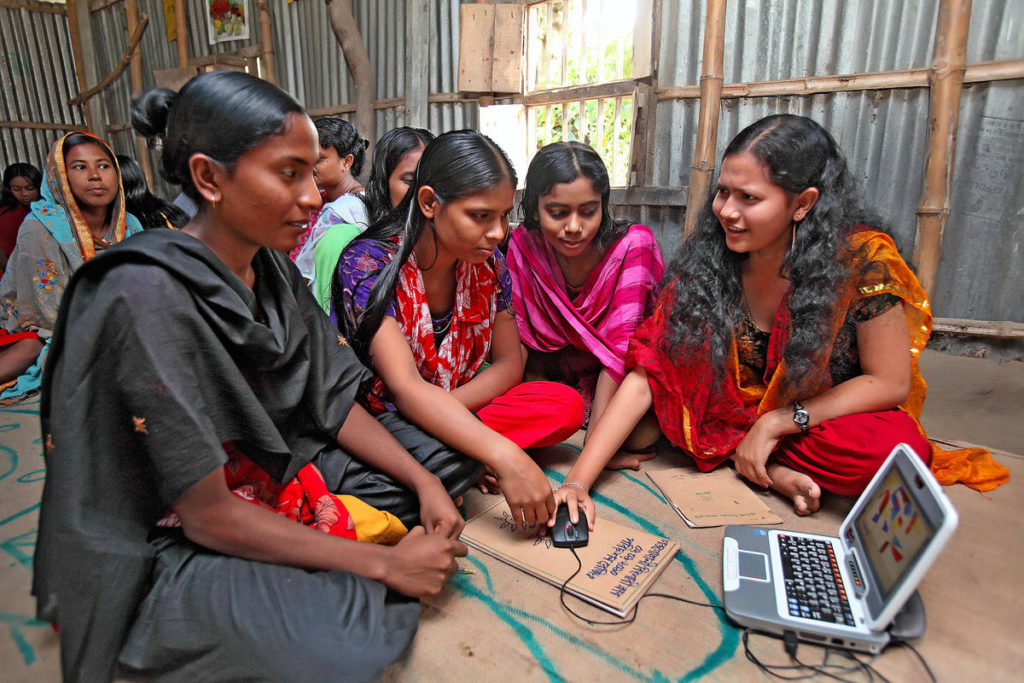 Economic Empowerment A Potential Pathway for Women and Girls to Gain Control Over Their Sexual and Reproductive Health© 2010 Sumon Yusuf, Courtesy of Photoshare